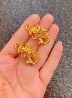 出口欧美跨境外贸越南沙金女士吊坠镂空富贵锦鲤花丝金鱼无事牌