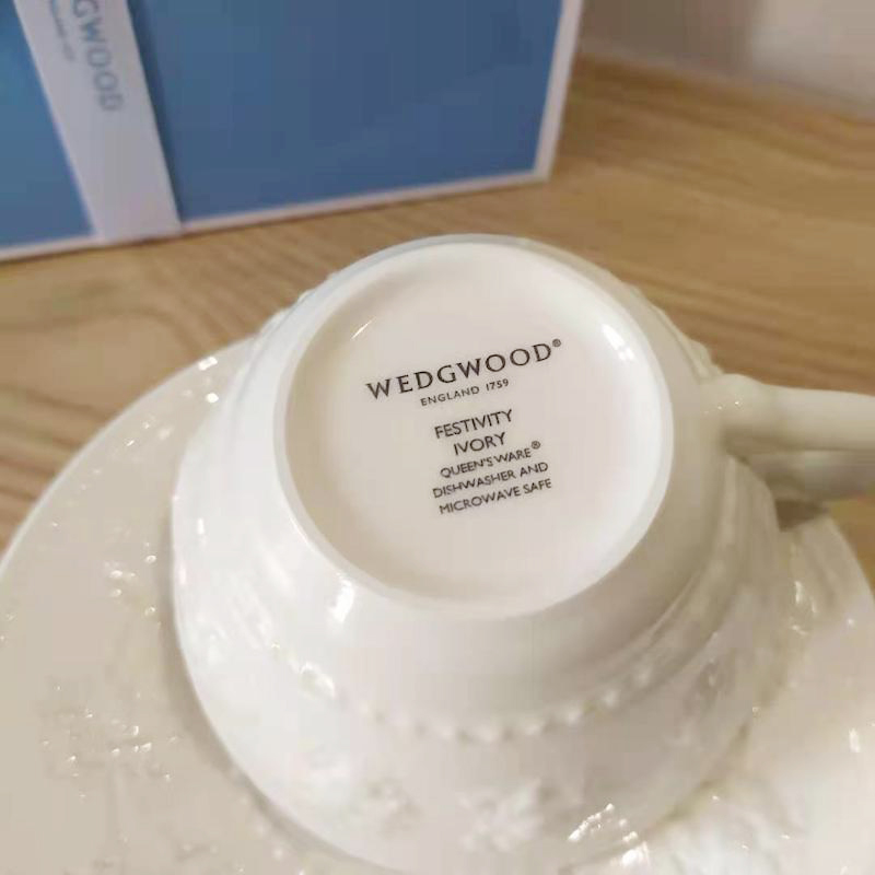 现货WEDGWOOD欢愉假日陶瓷茶杯碟树莓浮雕欧式小奢华咖啡杯碟正品