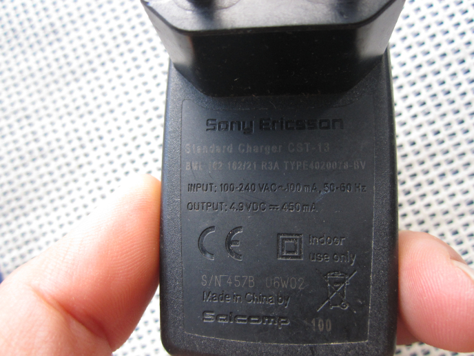 索尼爱立信 CST-13 原装充电器 T28 T39 T68 T618 P908通用 实拍