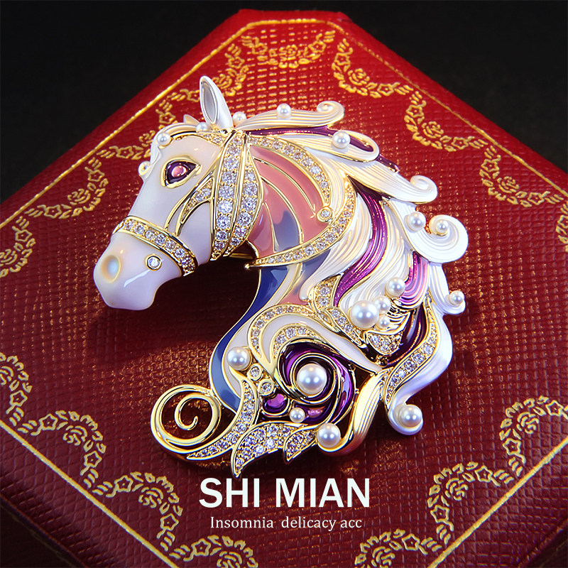 2025新款珐琅彩珍珠金马胸针高档女气质外套胸花别针马年礼物配饰,淘宝优惠券,粉丝福利购,淘宝优惠卷