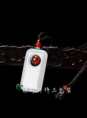 新疆金丝克拉玛依羊脂玉佩