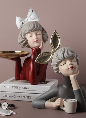 轻奢风新居客厅玄关茶几放钥匙