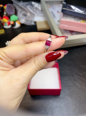 天然紫牙乌石榴石糖塔戒指，s925银镶嵌，开口圈，简单百搭。