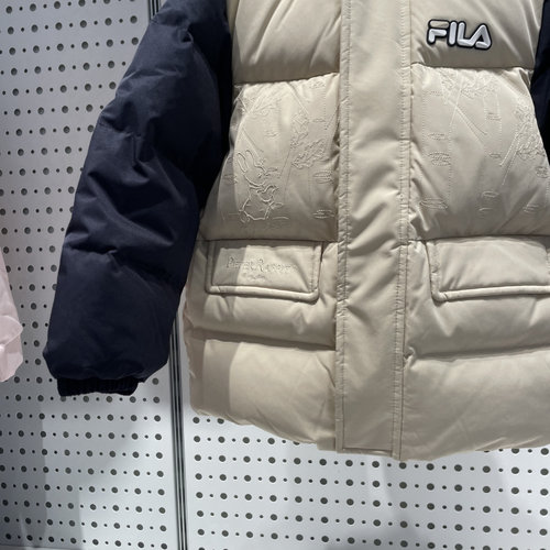 斐乐FILA童装25冬季男小童休闲百搭加厚保暖连帽羽绒服K11B544906 - 图3