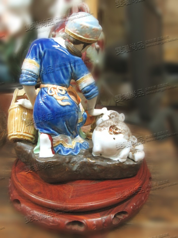 中式家居 陶瓷雕塑 人物摆件 喂猪 手工陶艺 艺术品收藏