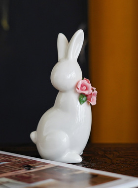 手捏花采花兔子生肖家居摆件客厅