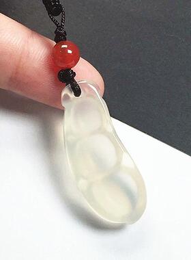 冰种玛瑙白玉髓四季豆吊坠