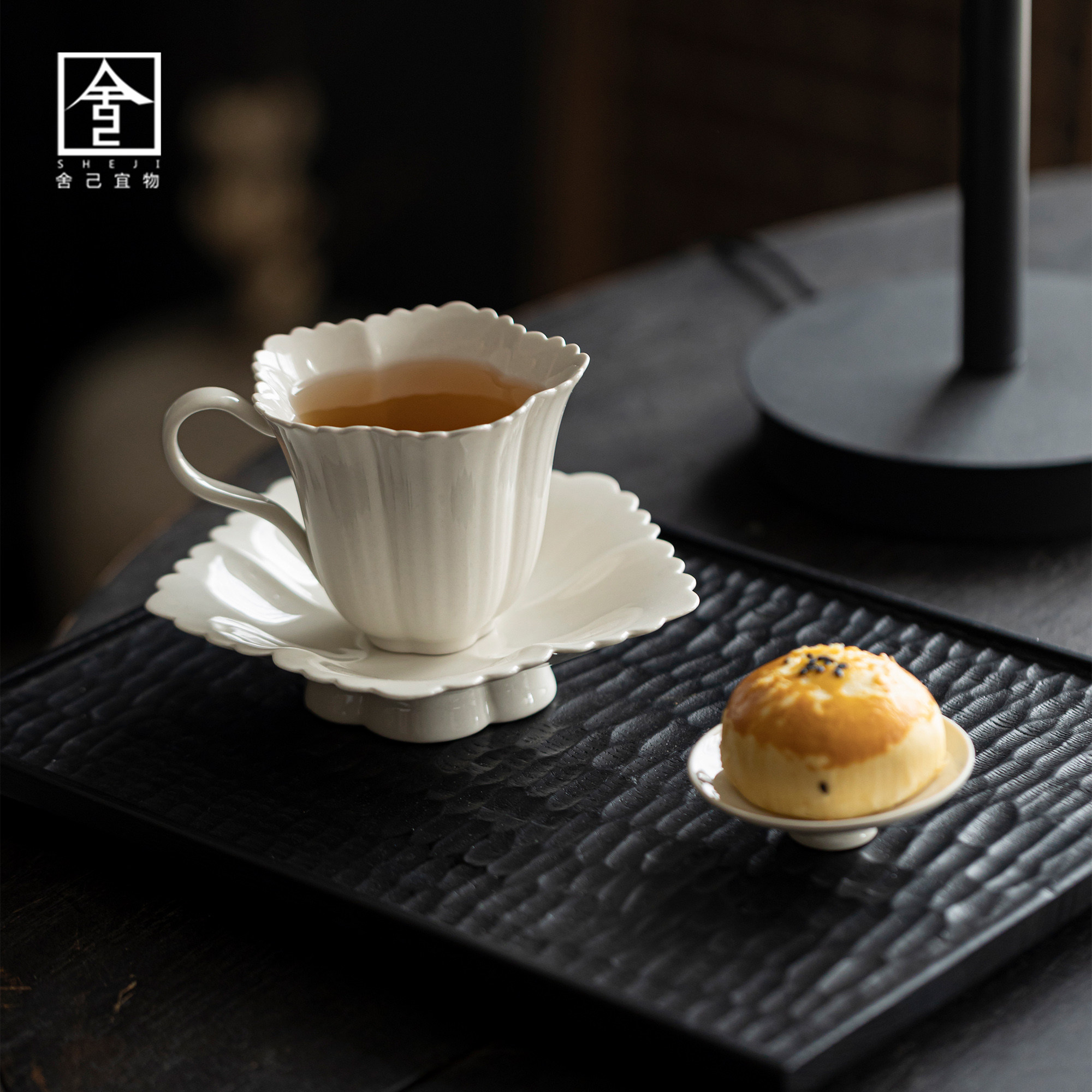 复古草木灰咖啡杯现代创意花型陶瓷带碟子花茶杯套装下午茶马克杯