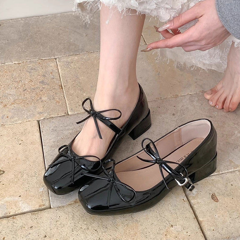 绝美银色单鞋女2026新款春夏季配裙子玛丽珍粗跟小皮鞋法式高跟鞋,淘宝优惠券,粉丝福利购,淘宝优惠卷