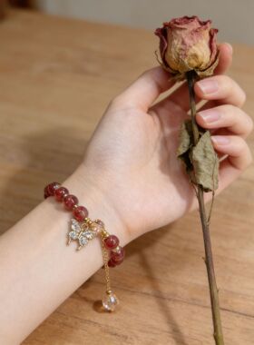 新款花珠手链女ins小众设计学生闺蜜蝴蝶手串轻奢精致手饰礼物女