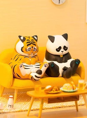 可爱卡通汽车车内盯裆小猫咪摆件