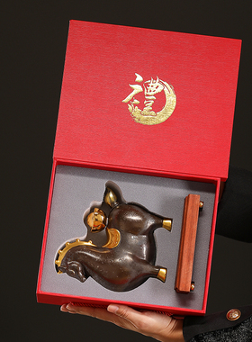 中国风红陶瓷招财马摆件装饰礼品