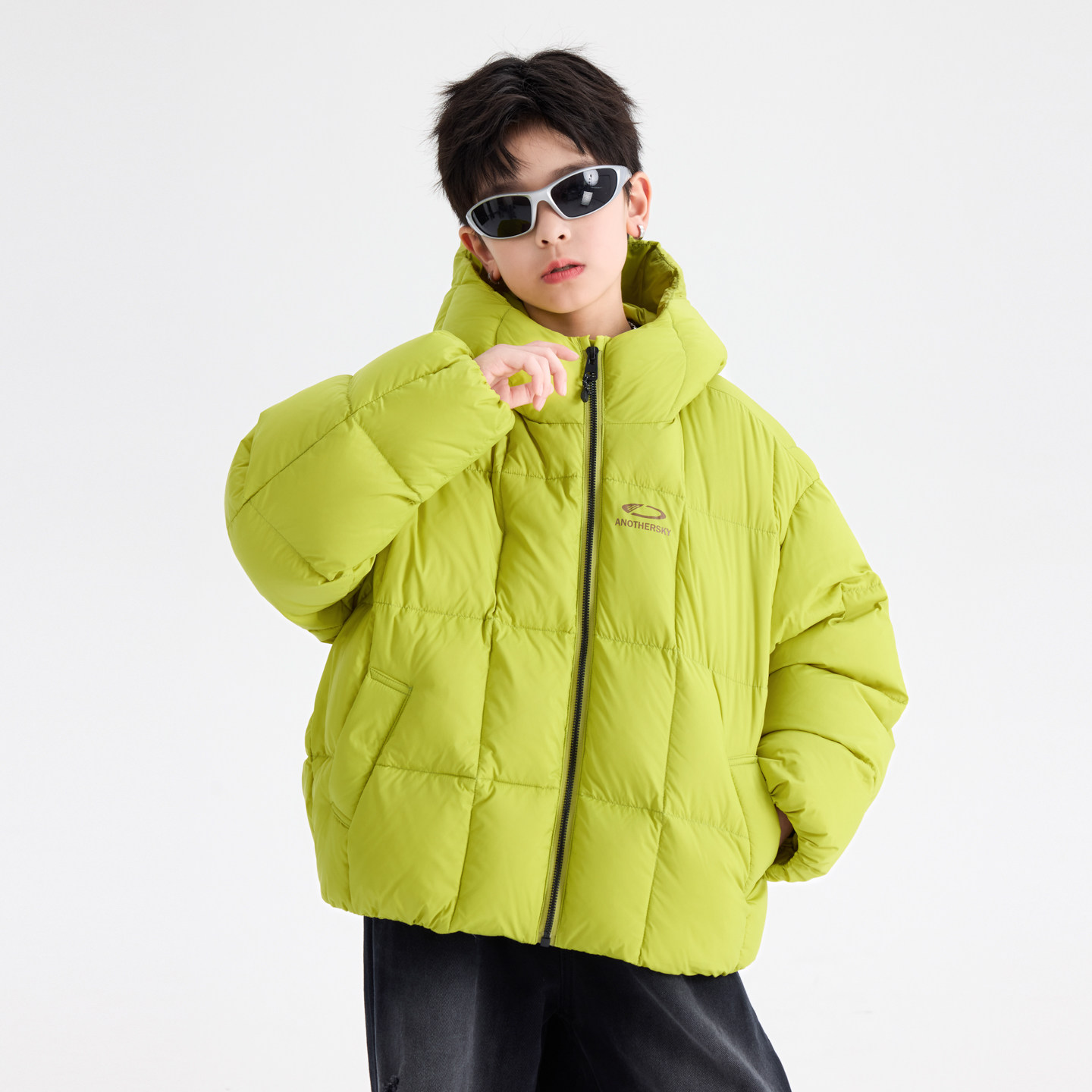 男童短款白鸭绒羽绒服冬季2025新款中大童加厚保暖蓬松面包服外套 - 图3