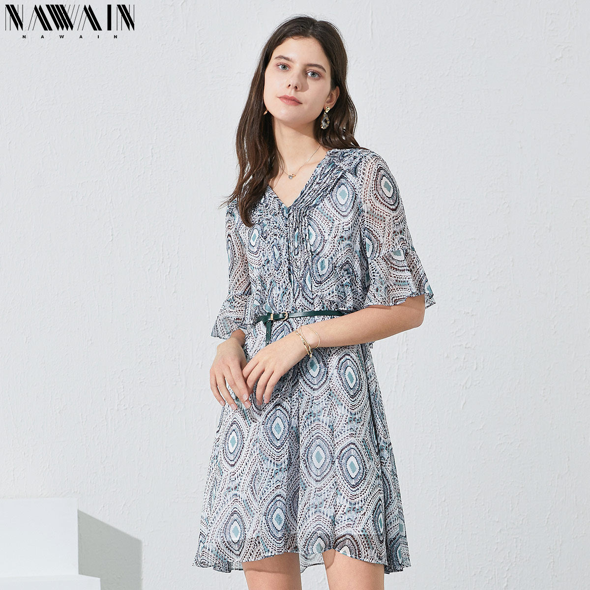 纳纹2020夏季新款v领收腰显瘦长裙 纳纹服饰连衣裙