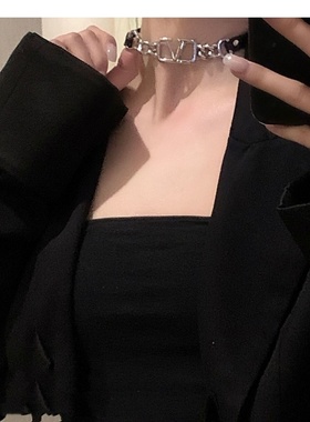 黑色女款皮项链个性复古皮绳项圈歌特十字颈带摇滚嘻哈网红脖链