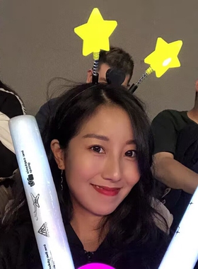 大人黄色弹簧荧光好看气氛有趣聚