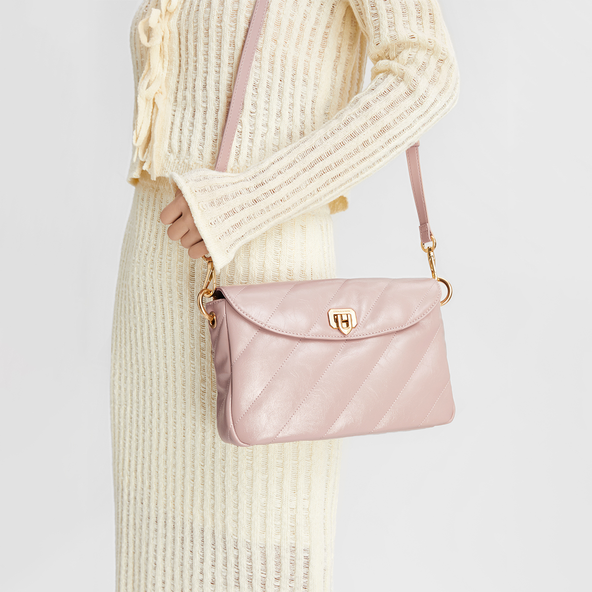 CHARLES&KEITH秋冬女包CK2-20671719通勤绗缝翻盖单肩腋下包女 - 图1