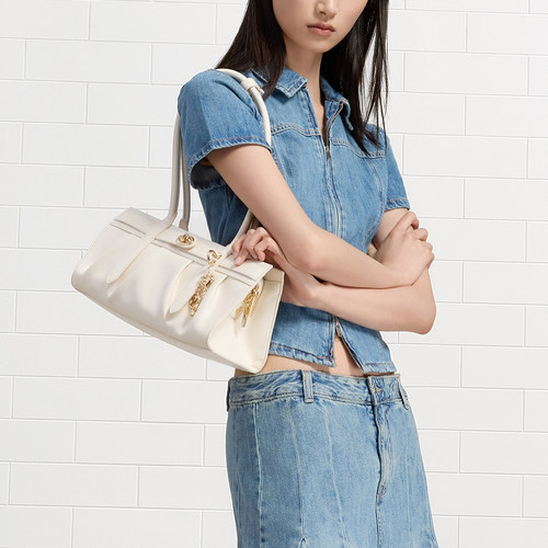 【年中折扣】CHARLES&KEITH女包CK2-30671887金属贝壳包挂腋下包 - 图0