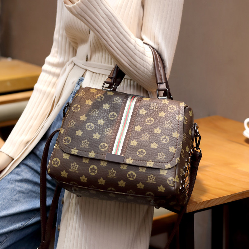 2020春夏新款潮大容量单肩斜挎包 琉宇女士包袋