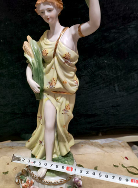 老货陶瓷人偶带标，微瑕介意勿拍