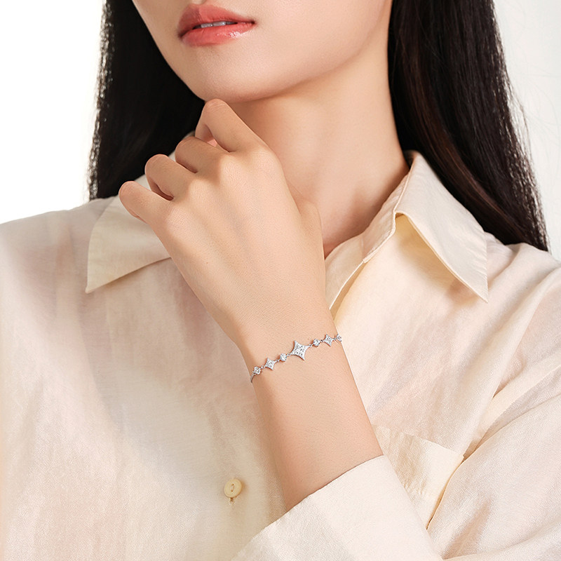 周大生DC星芒手链纯银轻奢小众星星配饰璀璨链子送女友生日礼物,淘宝优惠券,粉丝福利购,淘宝优惠卷