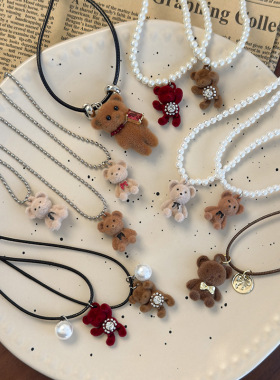 可爱卡通植绒小熊吊坠项链女配饰轻奢小众锁骨链百搭高级感毛衣链