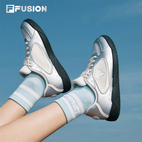 FILA FUSION斐乐女子薄底鞋2025夏季银色板鞋网面休闲运动芭蕾鞋 - 图3