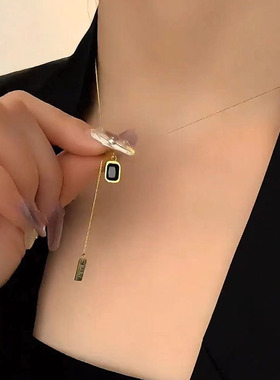 简约黑色方块锁骨链时尚通勤钛钢
