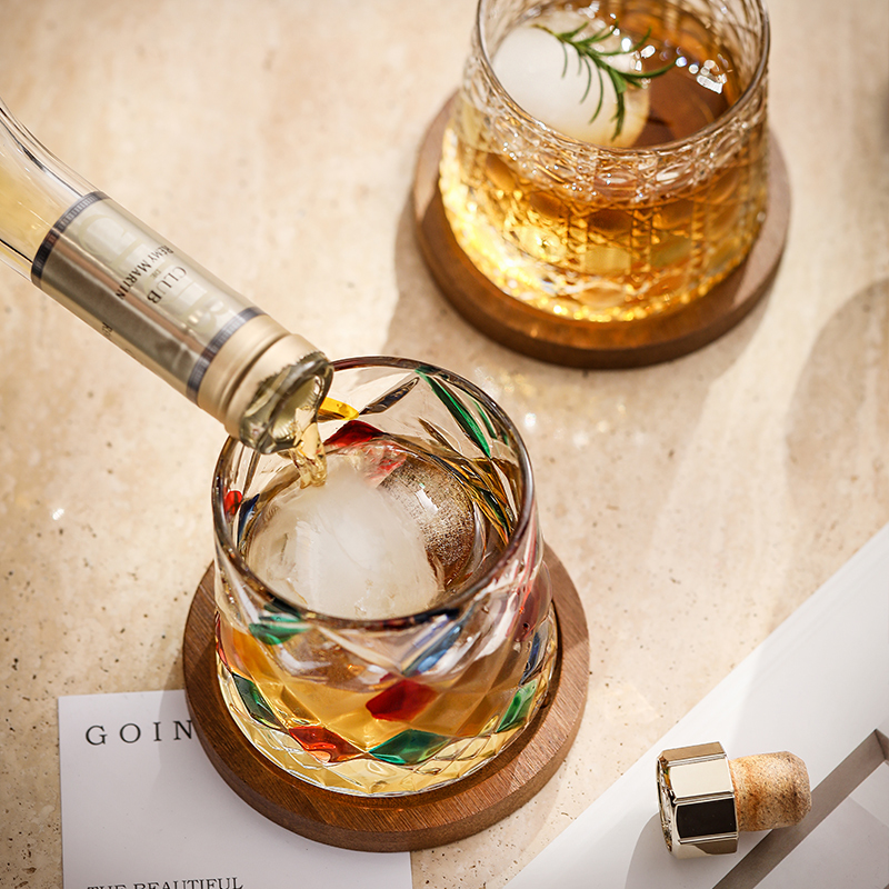 漫时光彩绘旋转威士忌酒杯高级感家用创意解压不倒翁玻璃洋酒杯子 - 图3