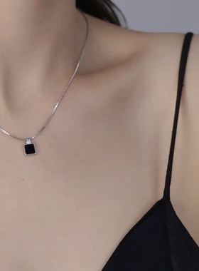 复古黑色方牌项链女潮