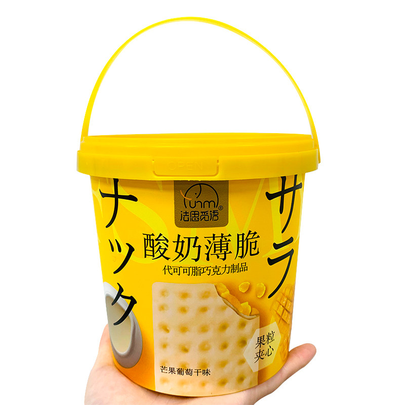 桶装蔓越莓酸奶涂层压缩草莓品饼干 不多言夹心饼干