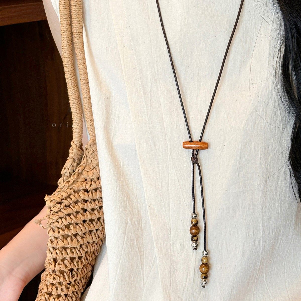 复古木质串珠吊坠项链女小众设计感民族风配饰时尚长款百搭毛衣链,淘宝优惠券,粉丝福利购,淘宝优惠卷
