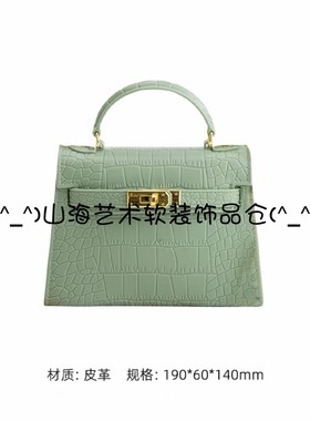 现代轻奢样板间女士卧室奶油风衣帽间摆件服饰品展厅衣橱柜装饰品