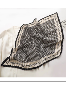 样板房衣帽间玄关装饰摆件组合女士首饰包高级感氛围展台收纳饰品