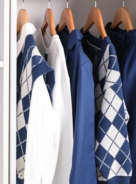 样板房间儿童房饰品摆件公仔衣帽间衣柜衣服鞋子书包公仔陈设道具