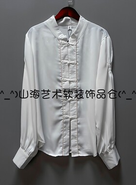 新中式梳妆台样板间女士衣帽间软装衣柜刺绣包包手镯衬衫吊坠摆件