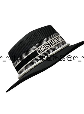 北欧轻奢样板房间衣帽间衣柜软装摆件收纳箱装饰画丝巾马甲裙组合