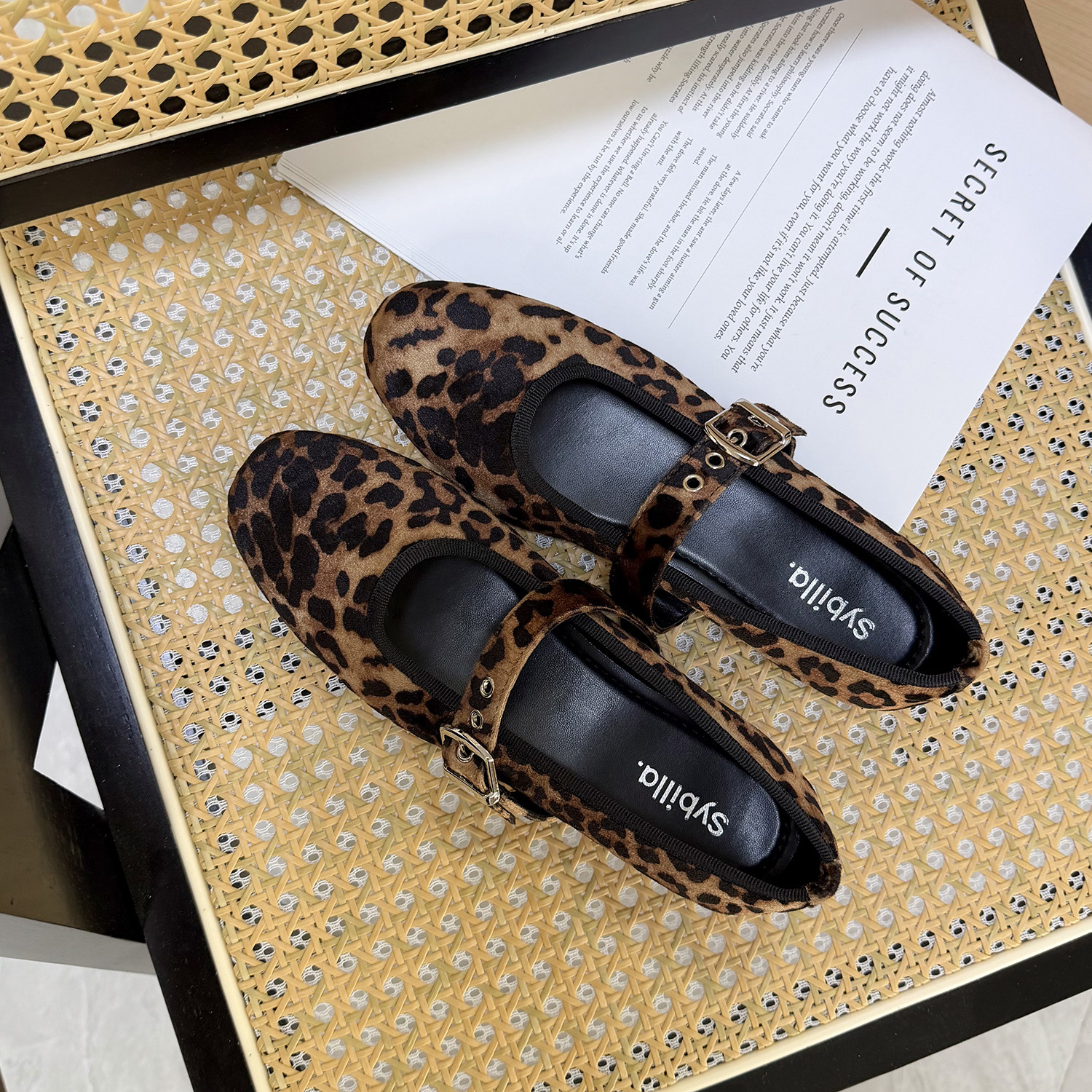 如履平地 外贸铆钉玛丽珍单鞋复古圆头一字带平底黑红豹纹女鞋,淘宝优惠券,粉丝福利购,淘宝优惠卷