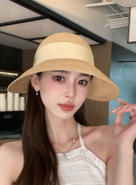 草帽出游优雅女春夏秋