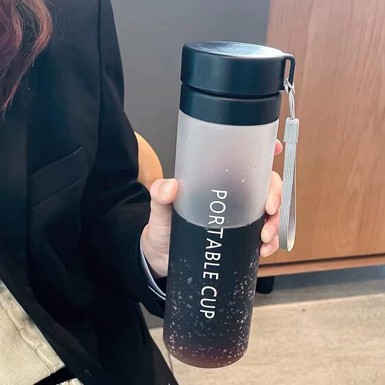 Li Jiaqi recommends large-capacity plastic water cups