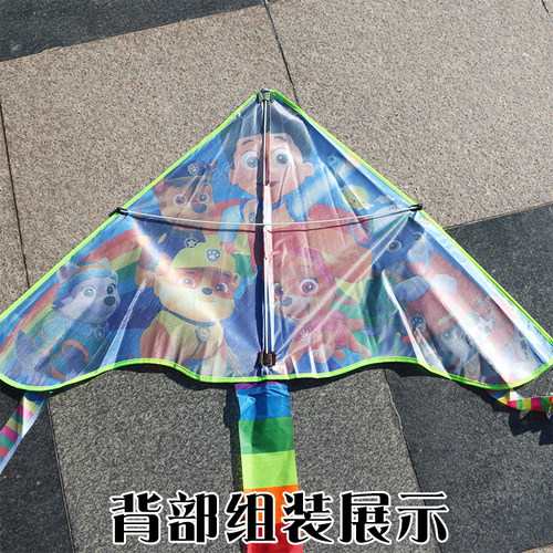 潍坊风筝批 亮布包头卡通三角儿童风筝易飞长尾彩条多尾图案风筝 - 图2