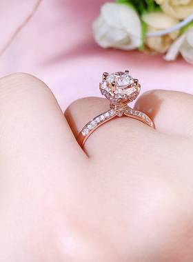 时尚日常手捧花女生戒指