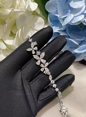 莫桑石满钻花瓣蝴蝶手链