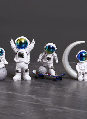 梦艺港创意宇航员摆件桌面小太空人书桌电视柜房间装饰品车载中控