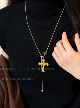 银色中古十字架长款项链女款秋冬轻奢高级感毛衣链装饰小蛇配饰品