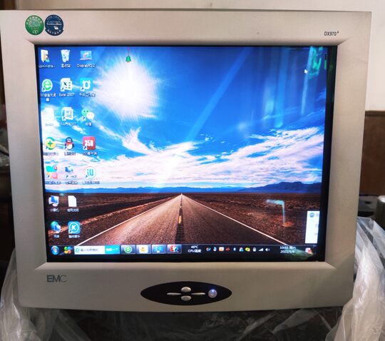 Flachbild-CRT-Monitor 19 Zoll groß