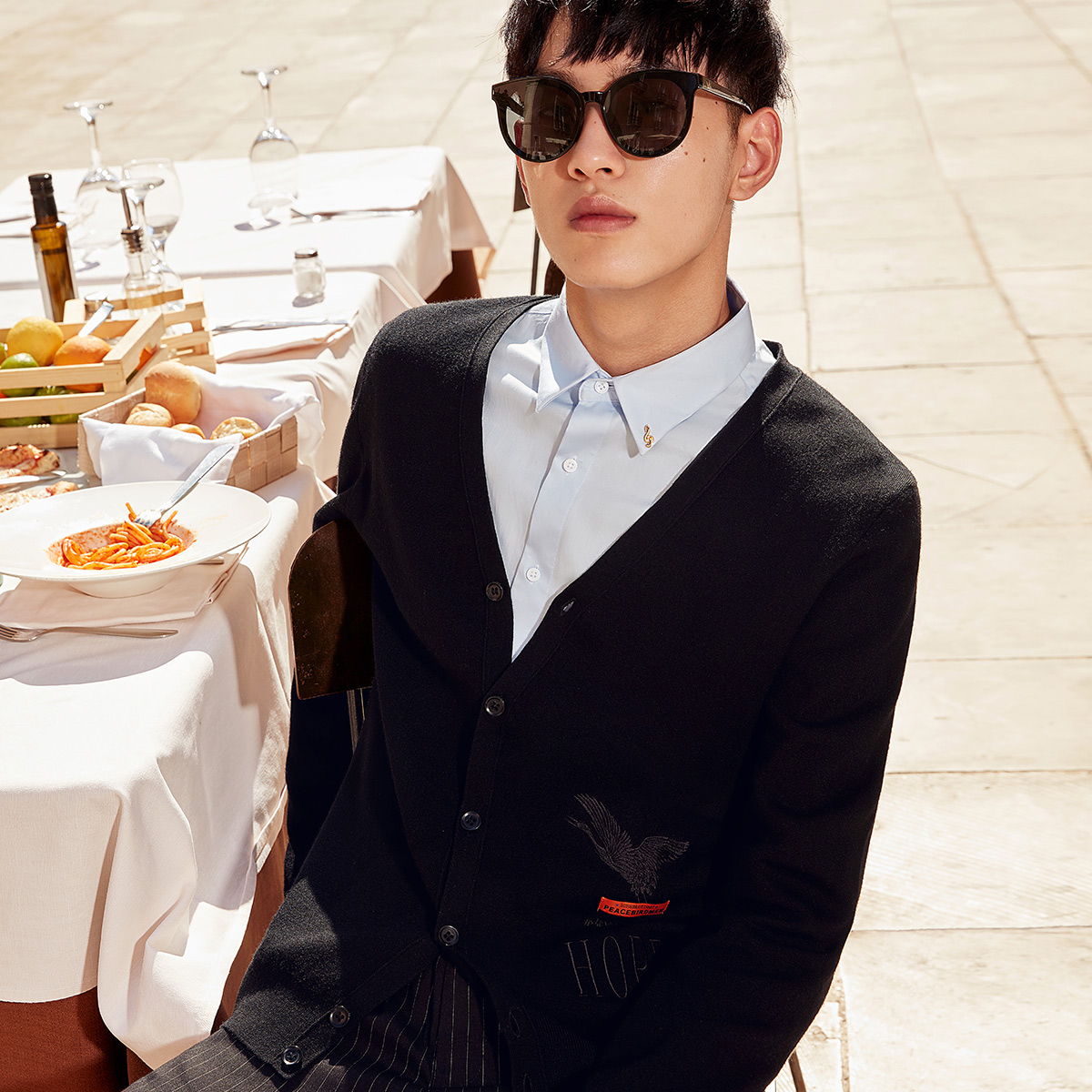 太平鸟男装奥莱黑色仙鹤刺绣m开衫 太平鸟男装outlets店针织衫/毛衣