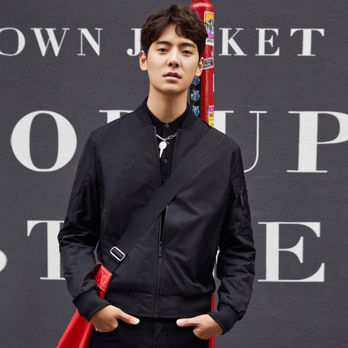 太平鸟奥莱黑色男刺绣潮青年夹克衫 太平鸟男装outlets店夹克