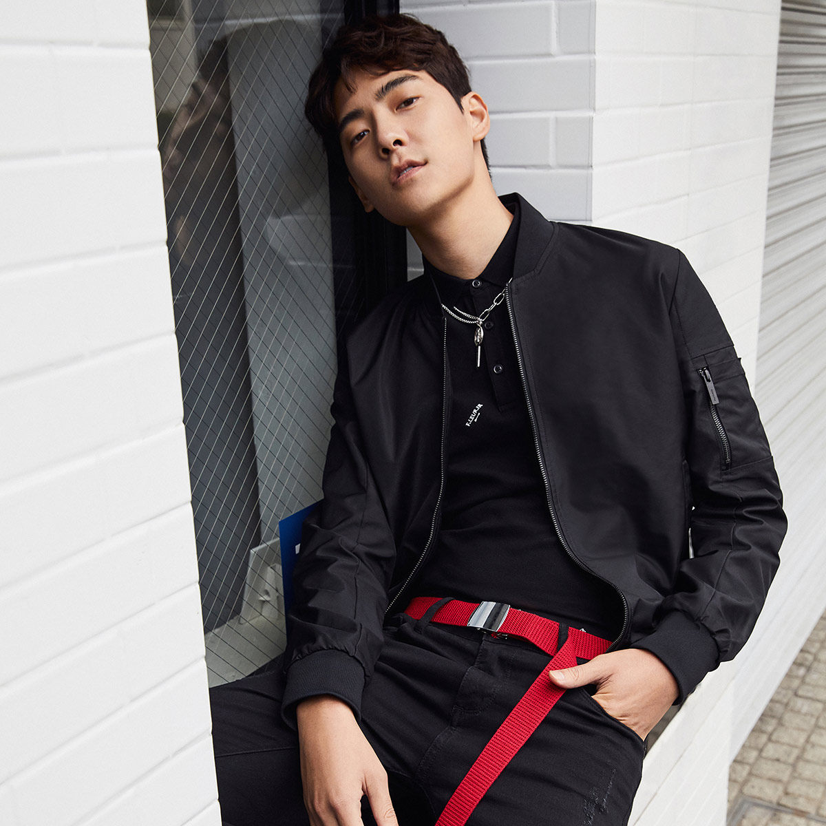 太平鸟奥莱黑色男刺绣潮青年夹克衫 太平鸟男装outlets店夹克