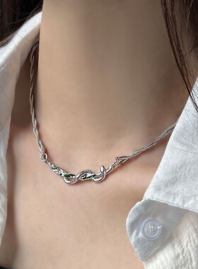 蛇院女孩青蛇项链甜酷辣妹风暗黑个性锁骨链小众高级感小蛇项链